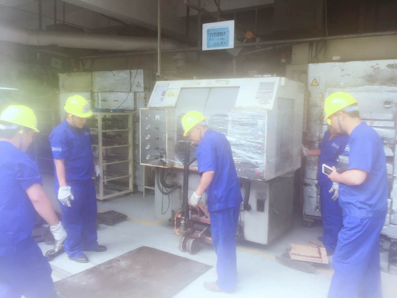 深圳搬家公司搬家一般派几个搬家师傅？