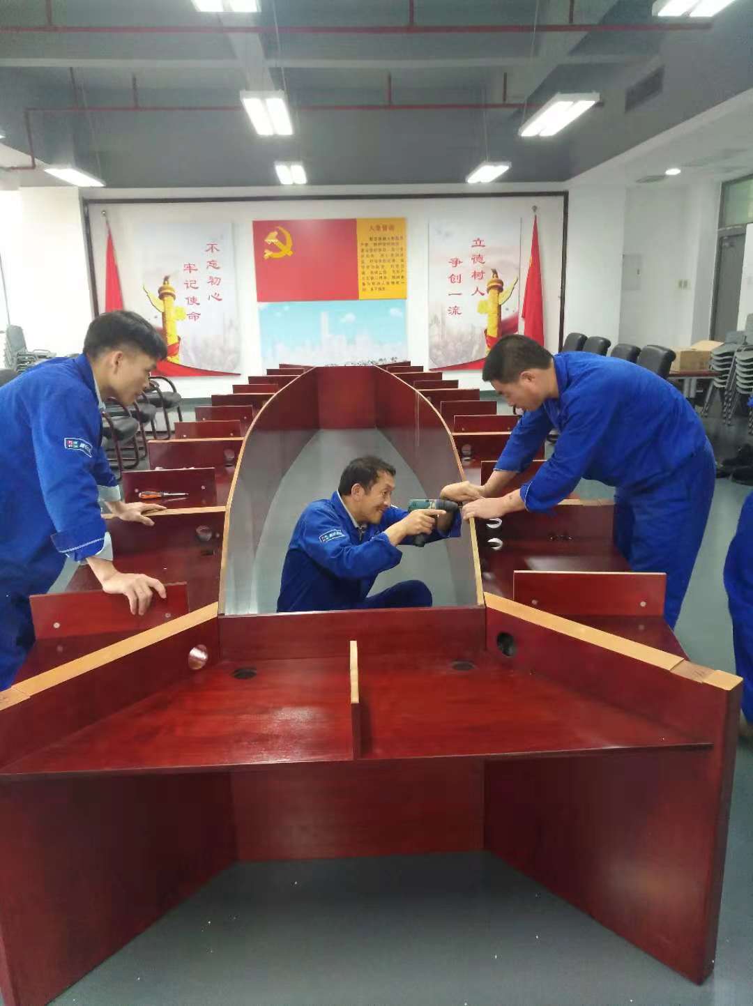 公海彩船搬家公司告诉你拆除家具的方法！